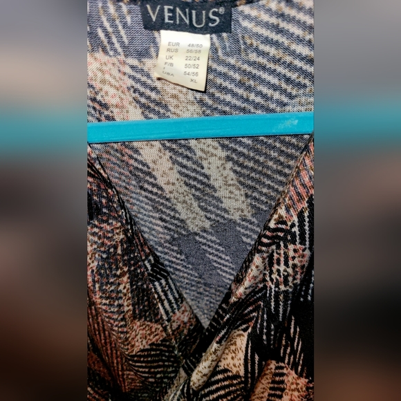 Plaid Tunic - Picture 3 of 4